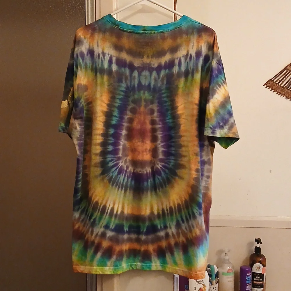 True Religion‎ Multicolor Tie-Dye Short Sleeve Tee W Gold Logo On Sleeve.. Sz.XL